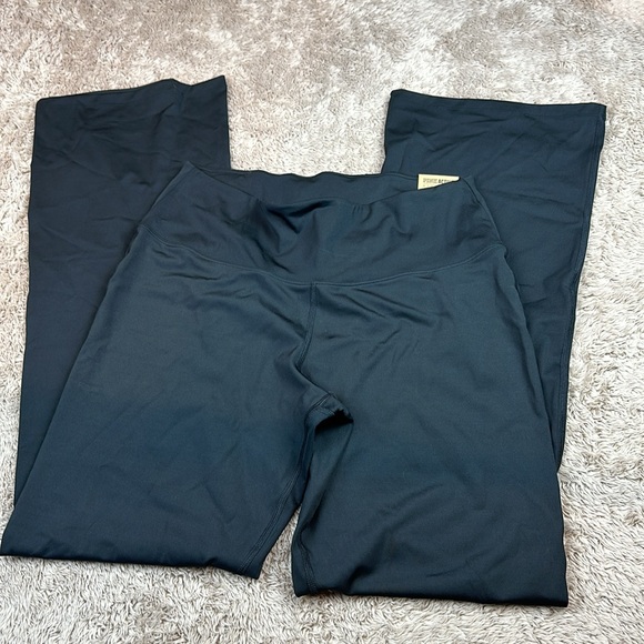 VS PINK Ultimate Active High Waist Full Length Flare Pants - Picture 7 of 7